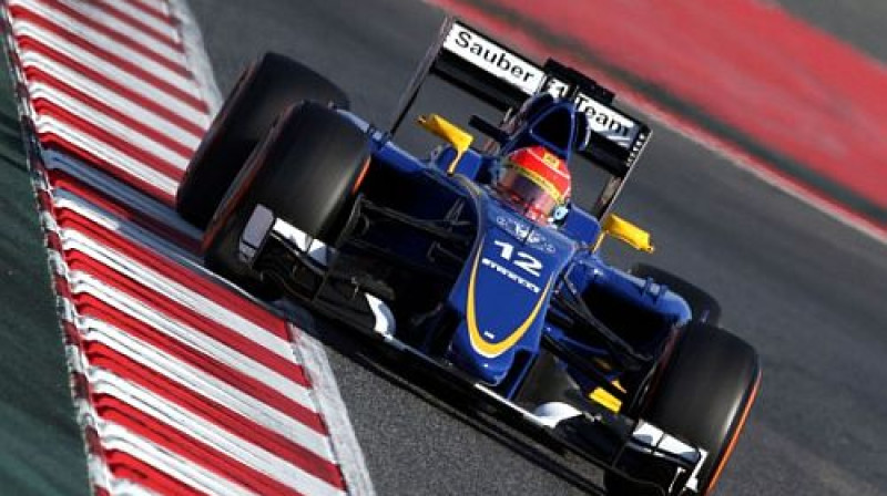 Pie "Sauber" formulas stūres Felipe Nasrs
Foto: Sauber