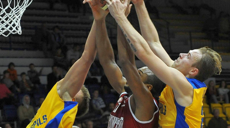 Sērijas likteni izšķirs komandu prasmes aizsardzībā
Foto: bkventspils.lv