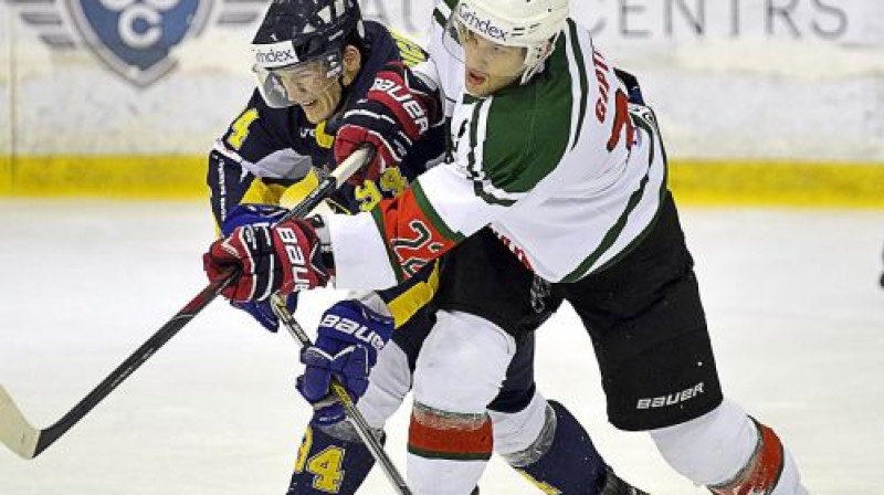 Gatis Gricinskis cīņā ar Mārtiņu Gipteru
Foto: HK Kurbads