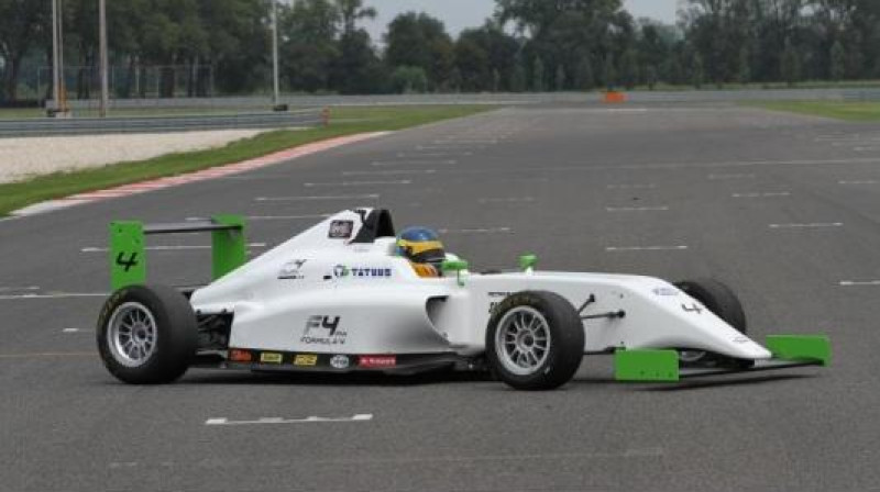 ADAC F4 sacīkšu auto
Foto: italiaracing.net