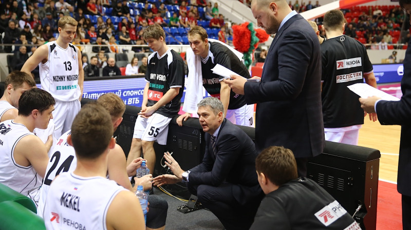Ainars Bagatskis un Ņižņijnovgorodas basketbolisti
Foto: nn-basket.ru