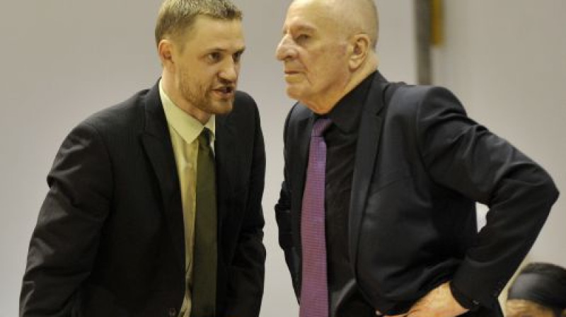 Uģis Viļums un Armands Krauliņš
Foto: Romāns Kokšarovs/F64