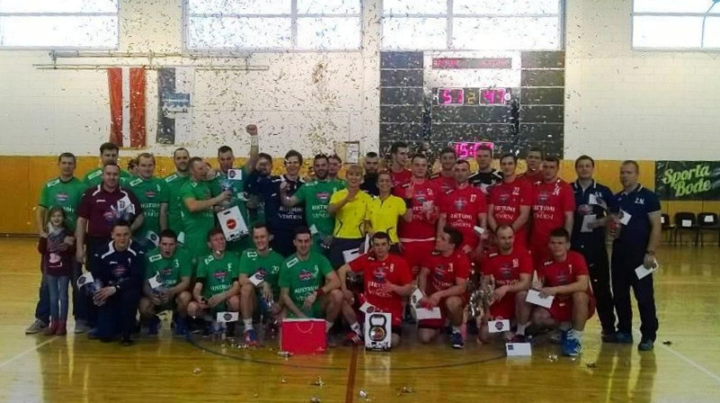 Zvaigžņu spēles dalībnieku kopbilde
Foto: LHF
