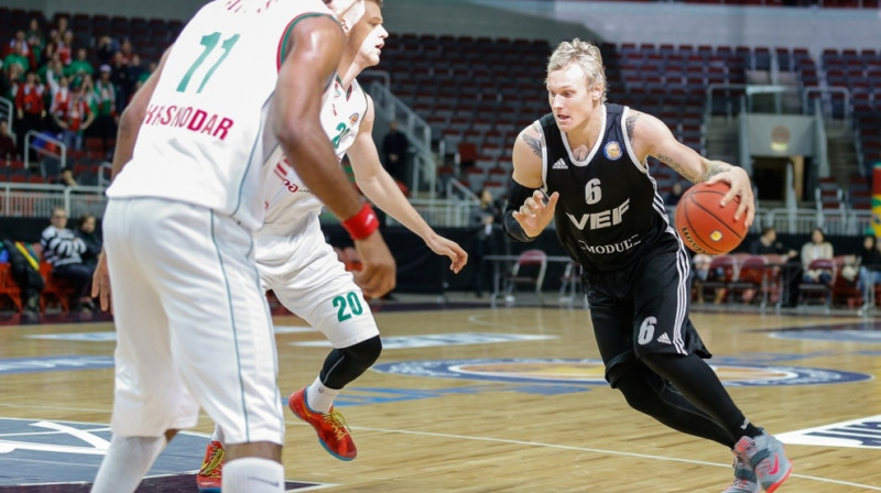 Jānis Timma pret Krasnodaras "Lokomotiv-Kuban" novembra beigās Rīgā. 
Foto: Mikus Kļaviņš, vefriga.com