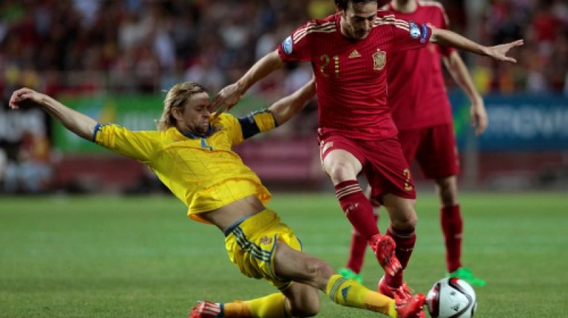 Anatolijs Timoščuks cīņā ar Davidu Silvu
Foto: AP/Scanpix