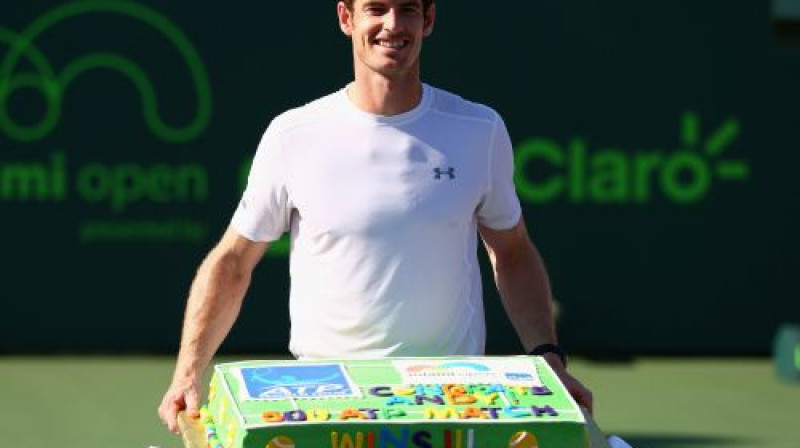 Endijs Marejs ar "500 uzvaru kūku"
Foto: AFP/Scanpix