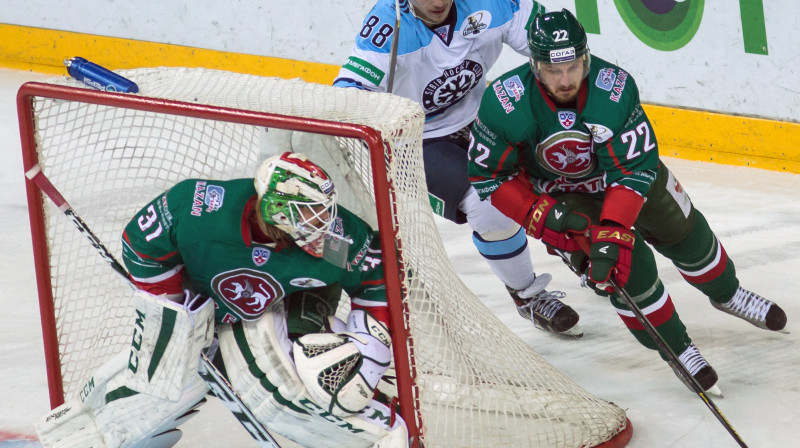 Zviedru vārtsargs Anderss Nilsons šajā sērijā aizvadīja trīs "sausās" spēles. 
Foto: ITAR-TASS/Scanpix