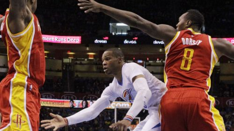 Rasels Vestbruks pret "Rockets"
Foto: AP/Scanpix