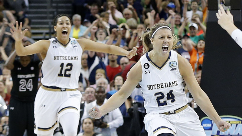 "Notre Dame" basketbolistes līksmo par iekļūšanu NCAA finālā
Foto: AP/Scanpix