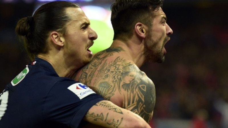 PSG vārtu autori Zlatans Ibrahimovičs un Esekjels Laveci
Foto: AFP/Scanpix