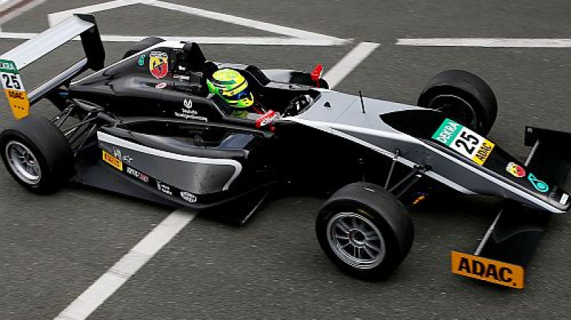Miks Šūmahers F4 testos Ošeršlēbenē
Foto: AFP/Scanpix