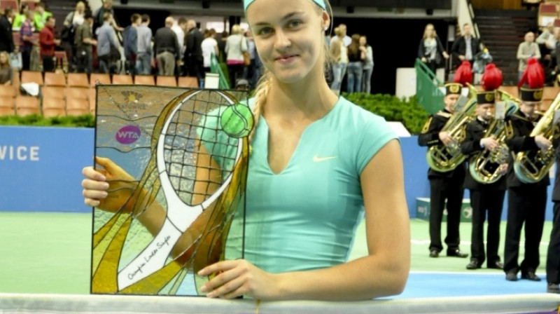 Anna Karolīna Šmiedlova ar Katovices titulu 2015. gadā
Foto: Katowice Open