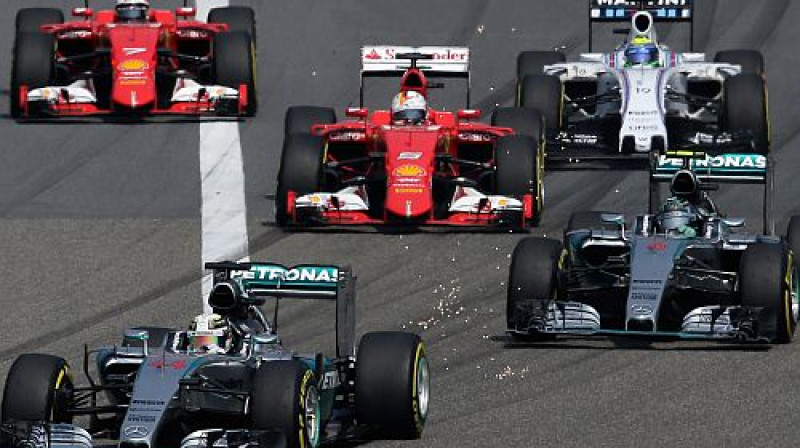 Hamiltons vadībā Ķīnas GP startā
Foto: TT NYHETSBYRÅN/Scanpix