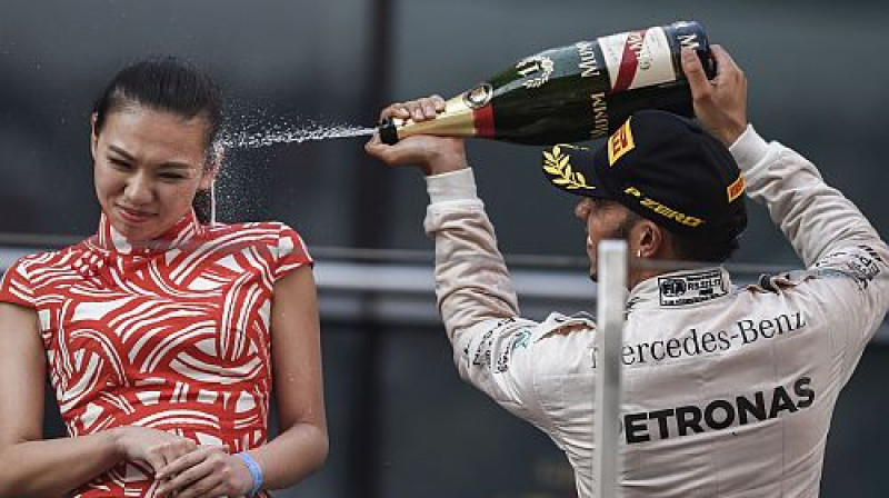 Hamiltons uz Ķīnas "Grand Prix" pjedestāla
Foto: AFP/Scanpix