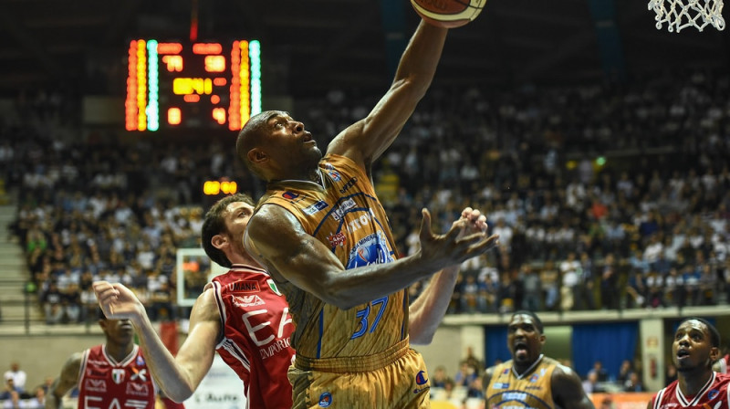 Meta Vorlds Pīss 
Foto: basketinside.com