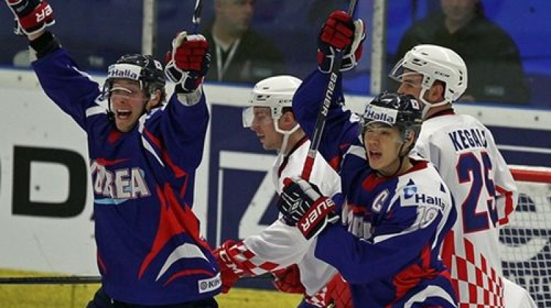 Dienvidkoreja svin uzvaru
Foto: IIHF