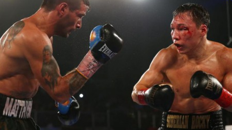 Lukas Martins Matisse (no kreisās) cīņā ar Ruslanu Provodņikovu
Foto: boxingscene.com