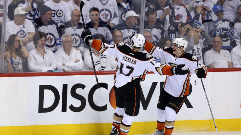 Raiens Keslers un Jakobs Silfverbergs
Foto: AP/Scanpix