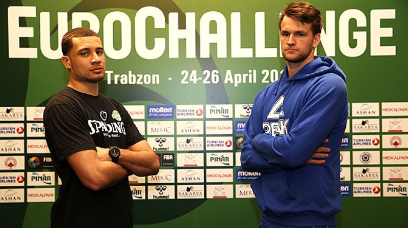 Kails Vīmss (pa kreisi) pusfinālā iemeta 6 no 9 tālmetieniem
Foto: www.fibaeurope.com