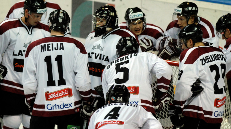 Ervīns Muštukovs un komanda
Foto: Romāns Kokšarovs/F64