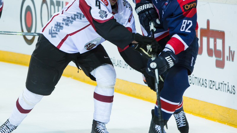 Krišjānis Rēdlihs cīņā par ripu
Foto: Guntis Lazdāns