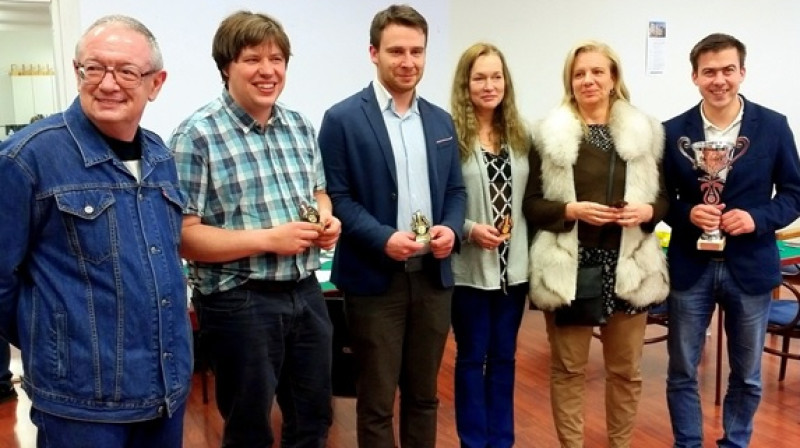 No kreisās: Sergejs Birins, Jānis Neimanis, Mārtiņš Lorencs, Maija Romanovska, Jeļena Alfejeva un Kārlis Rubins.