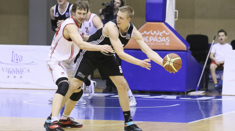 Liepājnieks Mareks Mejeris bija rezultatīvākais "VEF Rīga" spēlētājs regulārā čempionāta mačā pret "Liepāja/Triobet. 
Foto: Ģirts Gertsons/f64
