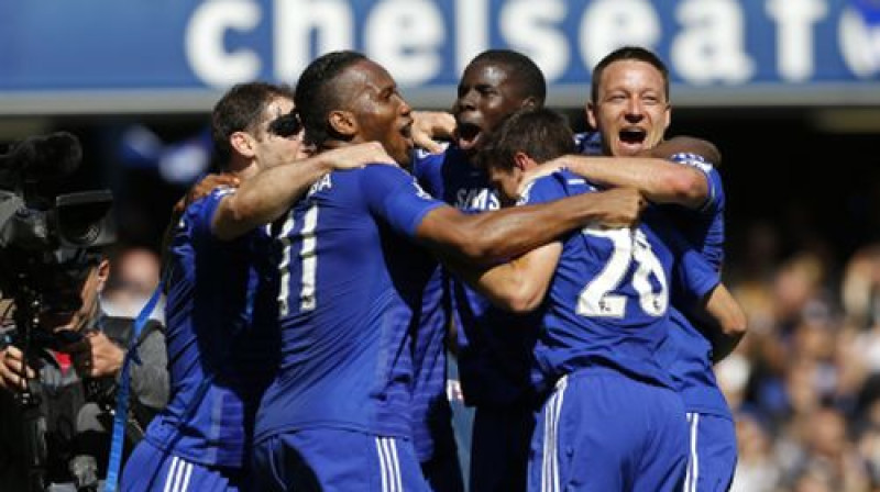 "Chelsea" spēlētāji pēc uzvaras čempionātā
Foto: AFP/Scanpix