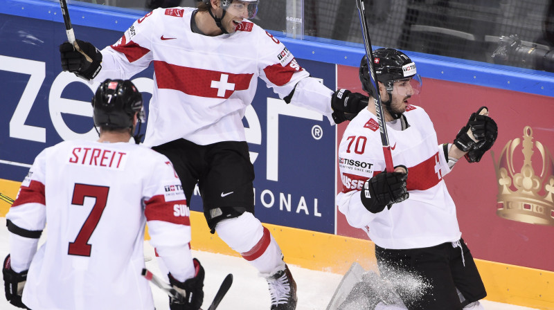 Deniss Hollenštains (nr.70) atklāja spēles rezultātu
Foto: AFP/Scanpix