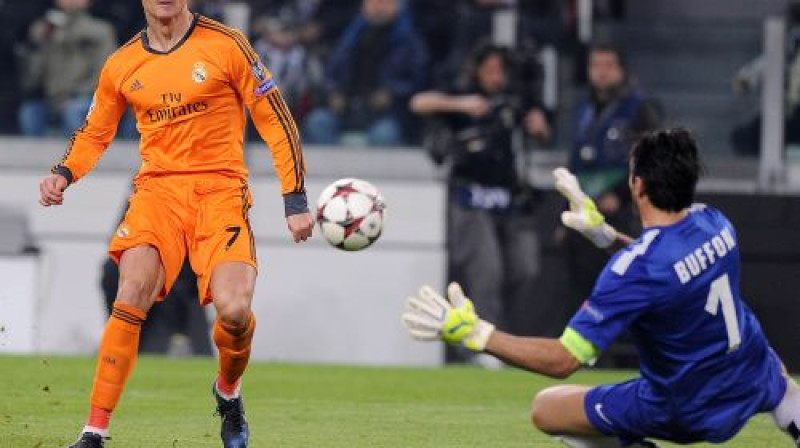 Krištianu Ronaldu un Džanluidži Bufons
Foto: AP/Scanpix