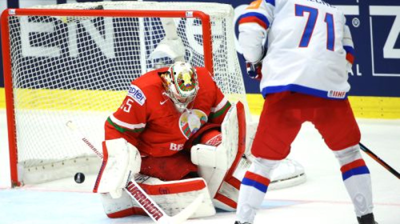 Iļja Kovaļčuks iemeta pirmo no septiņām ripām Baltkrievijas vārtos
Foto: ITAR-TASS/Scanpix