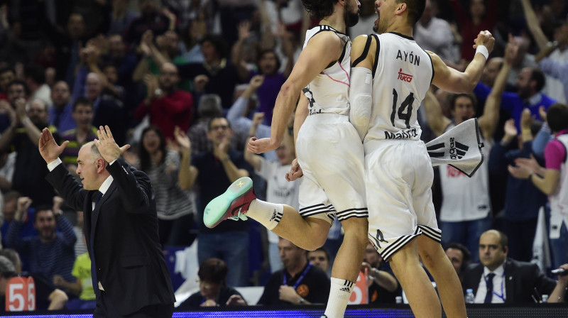 Serhio Juļs un Gustavo Ajons 
Foto: AFP/Scanpix