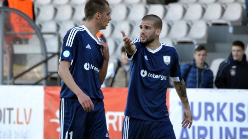 Jurijs Sokolovs un Migels Sids
Foto: Mārtiņš Jankovskis, Sportacentrs.com