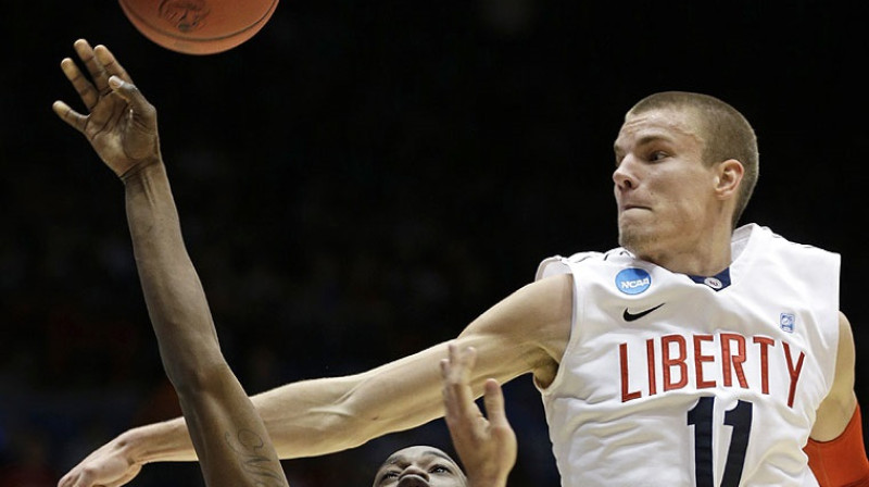 Endrjū Smits: centra spēlētājs ar ASV un Latvijas pasēm.
Foto: hampronroads.com