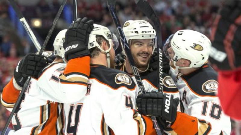 Apsveikts tiek Simons Desprē, uzvaras vārtu autors
Foto: AP/Scanpix