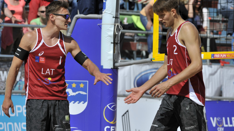 Mārtiņš Pļaviņš un Hermans Egleskalns
Foto: Romāns Kokšarovs/f64