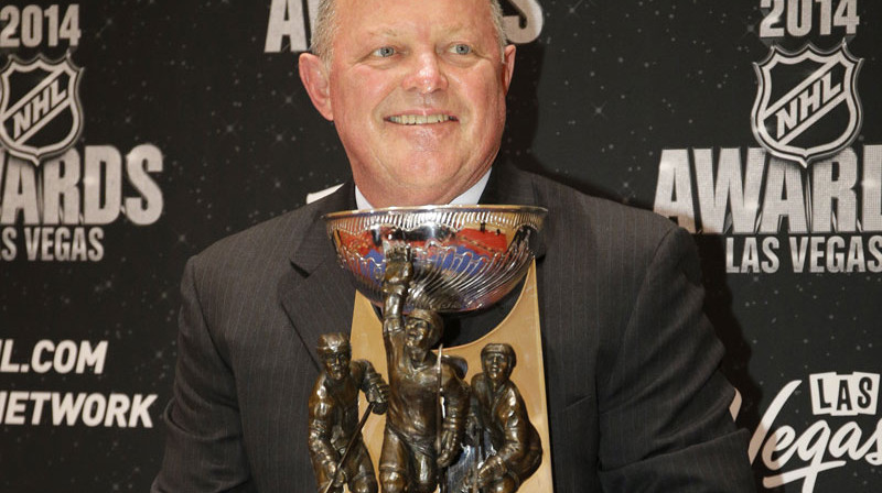 NHL regulārā čempionāta uzvarētāju Anaheimas "Ducks" GM Bobs Marejs jau pērn tika atzīts par līgas labāko ģenerālmenedžeri.
Foto: AP/Scanpix