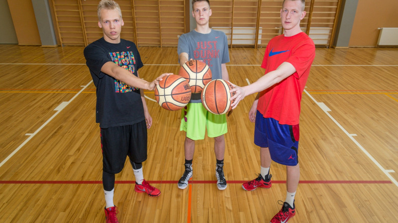 Jānis Bērziņš, Anrijs Miška un Rolands Šmits: "Adidas EuroCamp 2015" dalībnieki no Valmieras
Foto: Pēteris Sproģis