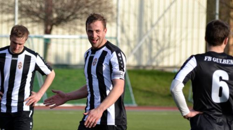 "Gulbenes" futbolisti spēlē pret "Skonto"
Foto: Mārtiņš Jankovskis/Sportacentrs.com