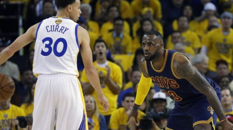 Stefens Karijs un Lebrons Džeimss
Foto: AFP/Scanpix