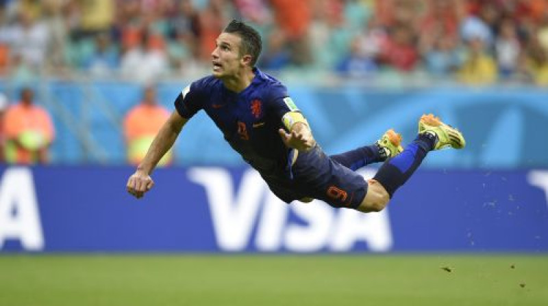 Daudziem vēl svaigā atmiņā Robina van Pērsija fantastiskais vārtu guvums PK2014 finālturnīrā pret tā brīža pasaules čempioni Spāniju
Foto: AFP/Scanpix