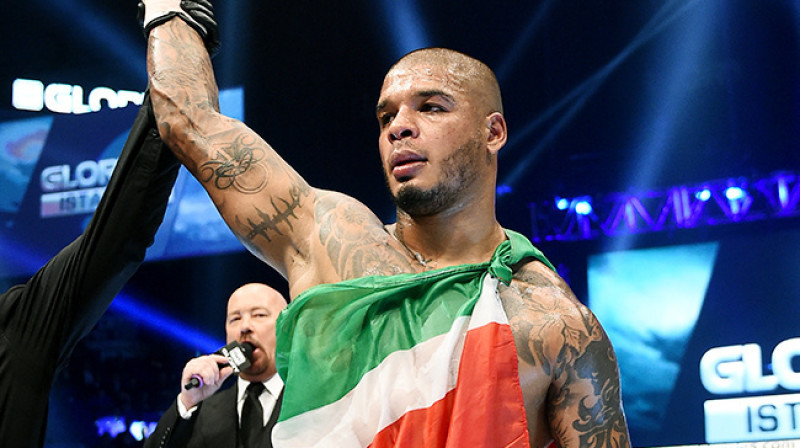 Tairons Spongs
Foto: fightland.vice.com
