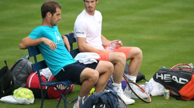 Rišārs Gaskē treniņā ar Endiju Mareju
Foto: Reuters/Scanpix