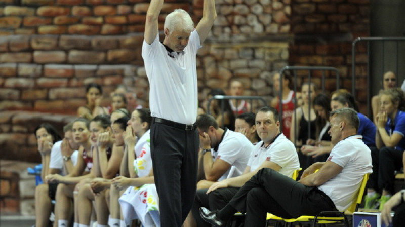 Ainars Zvirgzdiņš un sieviešu valstsvienība: 2-2 Eiropas čempionātā
Foto: Romāns Kokšarovs, f64