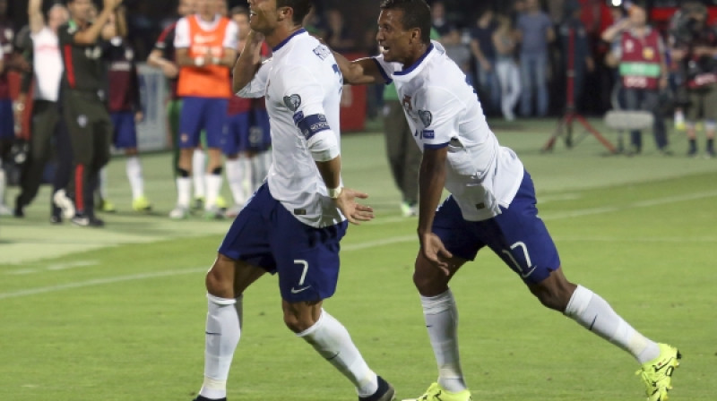 Krištianu Ronaldu un Nani
Foto: AP/Scanpix