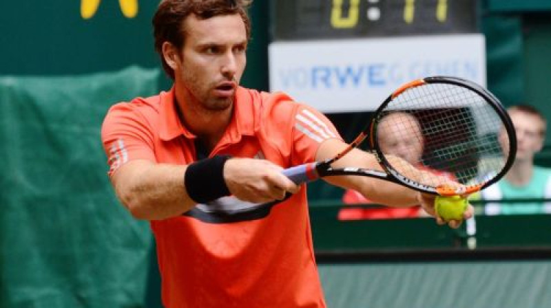 Ernests Gulbis mačā pret Rodžeru Federeru
Foto: Gerry Weber Open