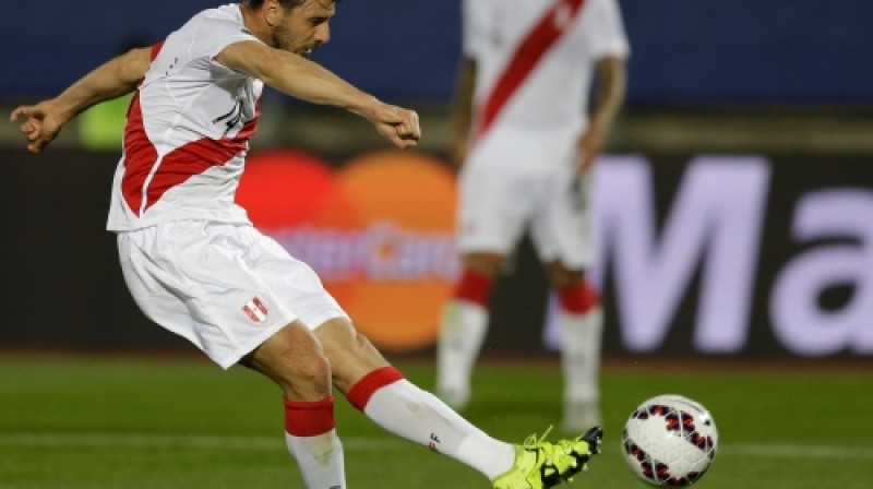 Klaudio Pisarro gūst vārtus
Foto: AP/Scanpix