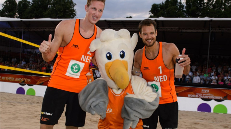 Čempionāta mājinieki Reinders Numerdors un Kristians Varenhorsts
Foto: FIVB
