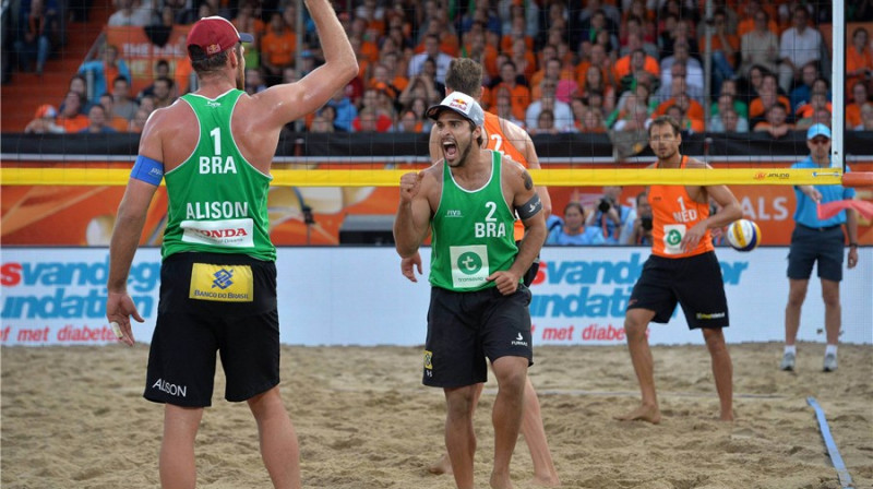 Bruno Oskars Šmits un Alisons Cerutti
Foto: FIVB