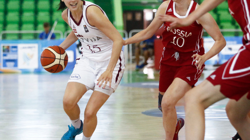 Arta Frīdenberga spēlē pret Krieviju
Foto: www.fibaeurope.com